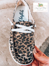 Load image into Gallery viewer, Leopard Boat Shoe